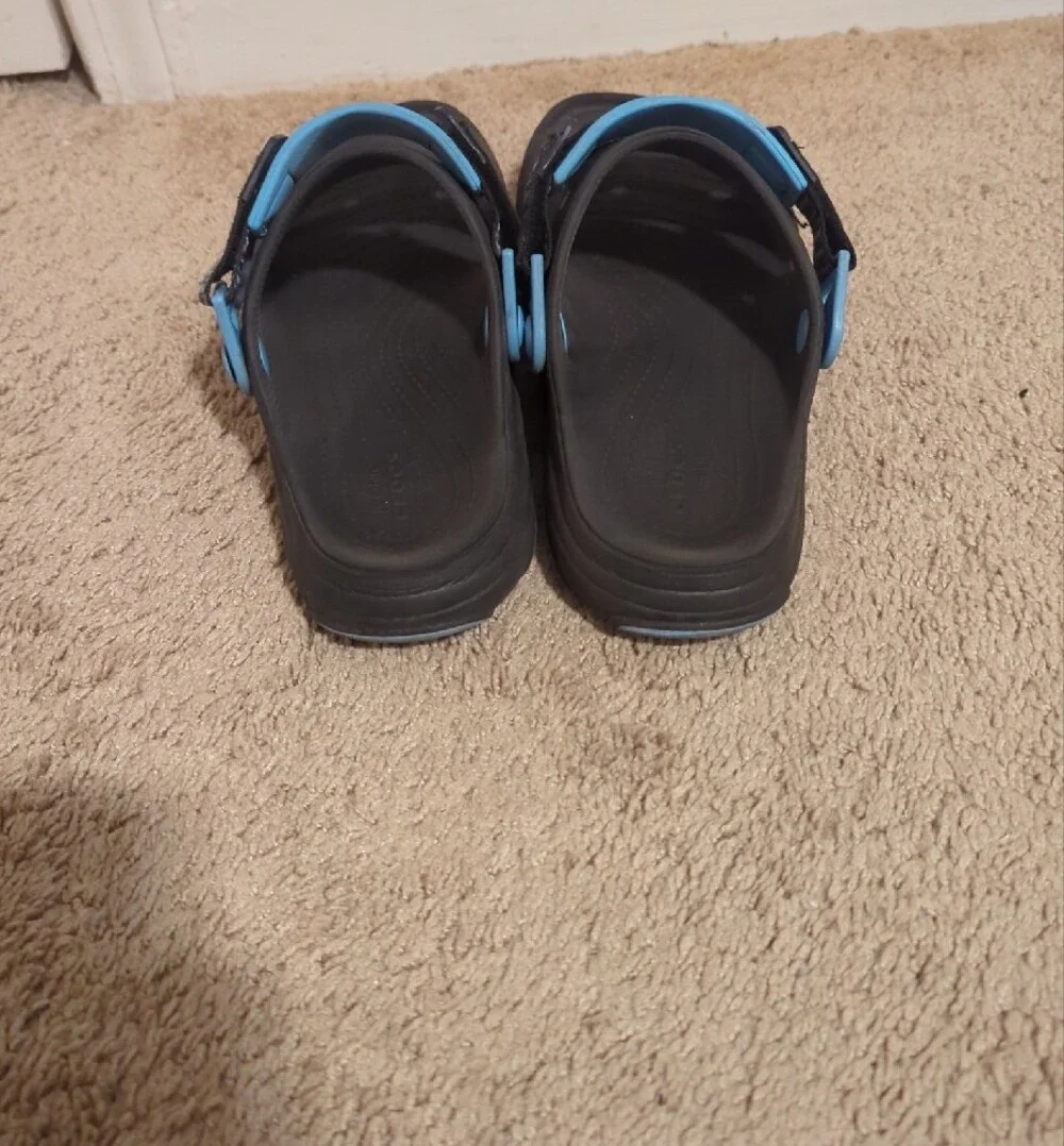 MENS CROCS BLACK AND BLUE